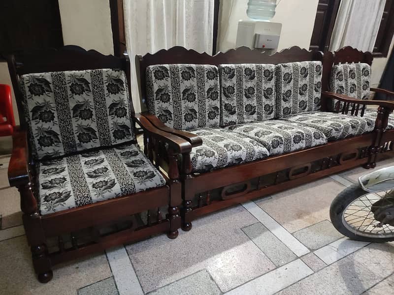 A 3 seater and two 1 seater sofas for sale 2