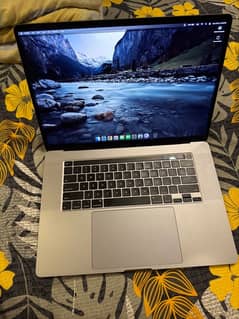 Apple MacBook Pro 2019 Core i9 16Gb/1TB