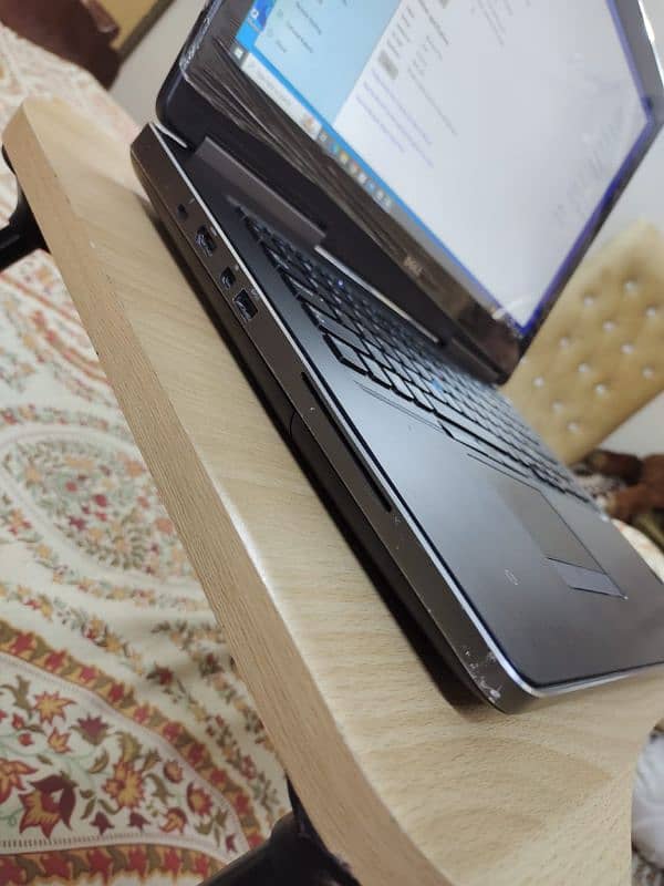 Dell Precision 7720 Core i7 7th Generation 3