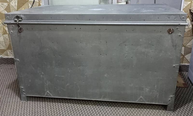 trunk peti storage box in new condition 0