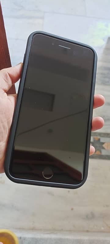 Iphone 8plus 64 gb (pta approved) waterpack phone 5