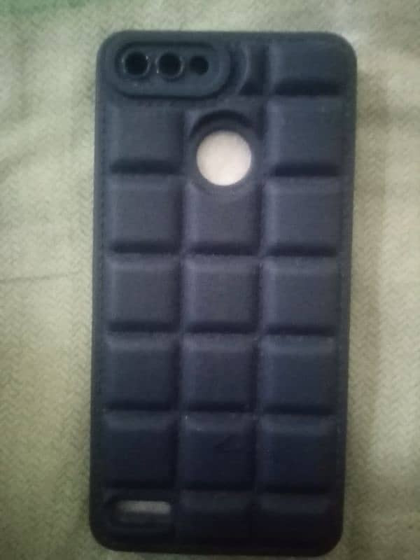 Tecno pop 2F cover (bubbles) 1