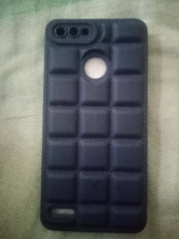 Tecno pop 2F cover (bubbles) 2