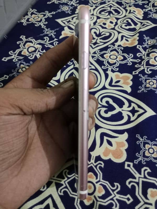 iPhone 6s 64gb nonpta condition 10by8 2