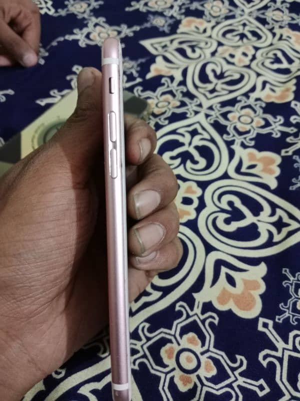 iPhone 6s 64gb nonpta condition 10by8 3