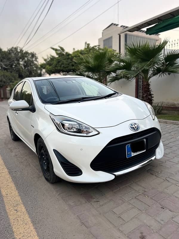 Toyota Aqua 2020 PEARL WHITE 0