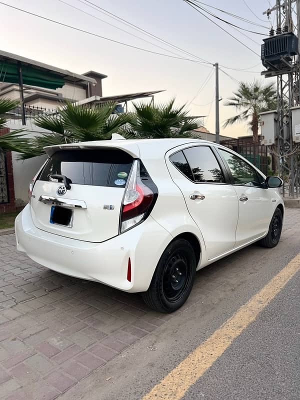 Toyota Aqua 2020 PEARL WHITE 3