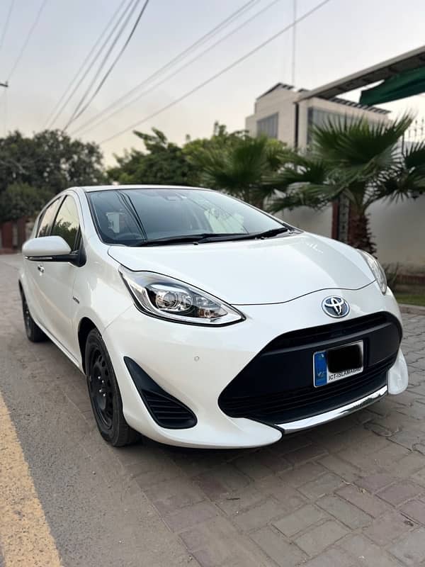 Toyota Aqua 2020 PEARL WHITE 5