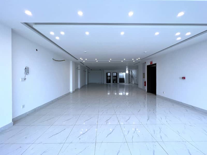 "Prime 8 Marla Plaza for Rent: 7th Floor with Basement on 100 Feet Road, DHA Phase 8 Block R 1