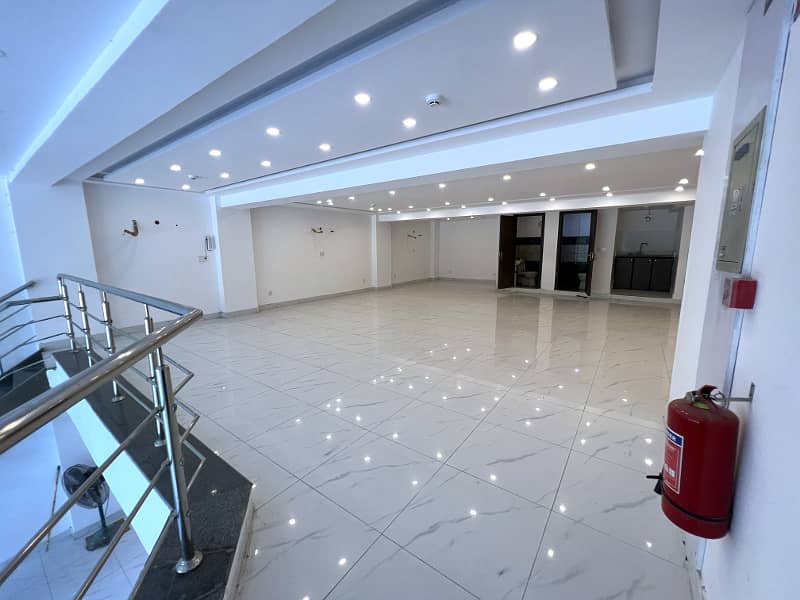 "Prime 8 Marla Plaza for Rent: 7th Floor with Basement on 100 Feet Road, DHA Phase 8 Block R 7