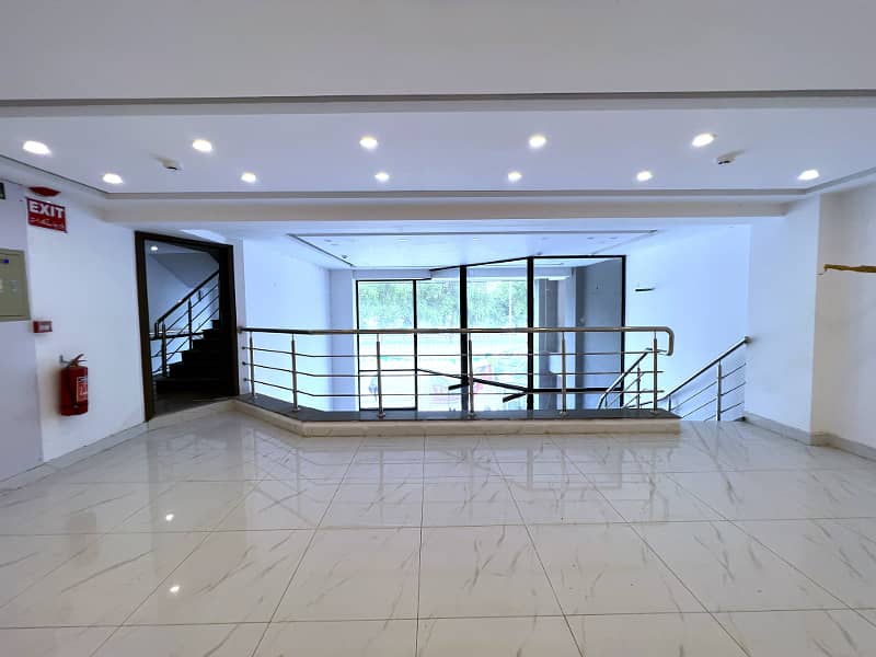 "Prime 8 Marla Plaza for Rent: 7th Floor with Basement on 100 Feet Road, DHA Phase 8 Block R 17