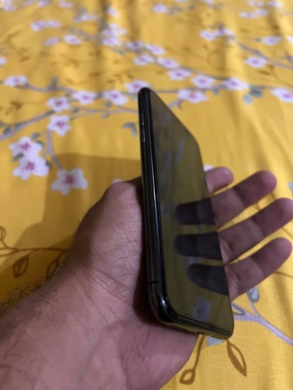 IPhone X 64 GB  (PTA Approved) 2