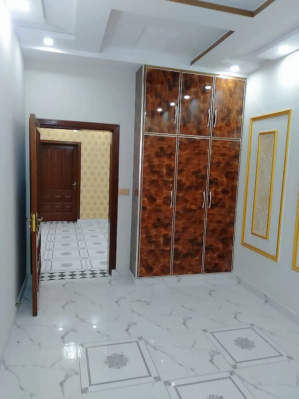 Vip beautiful 6 marla upper portion is available for rent in sabzazar lhr 3