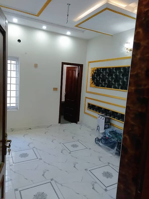 Vip beautiful 6 marla upper portion is available for rent in sabzazar lhr 7