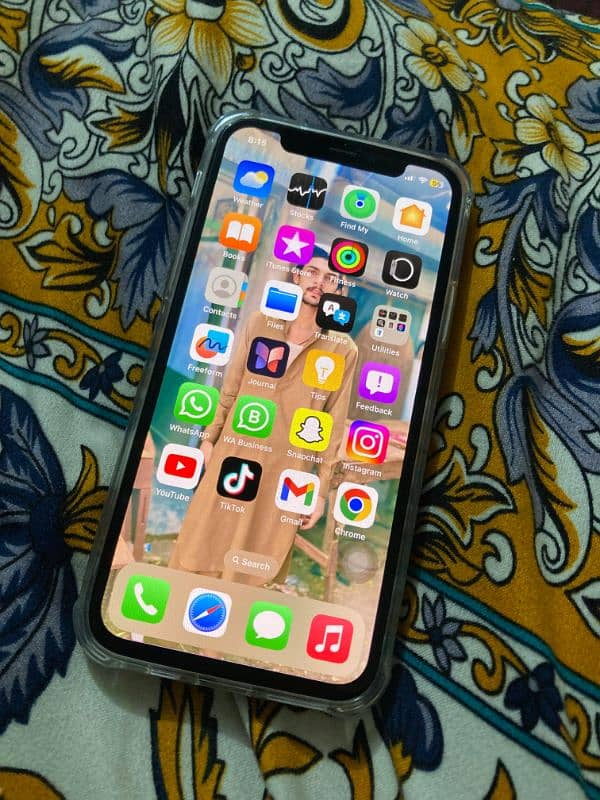 iphone xs 64gb gold color non pta scom sim working 4