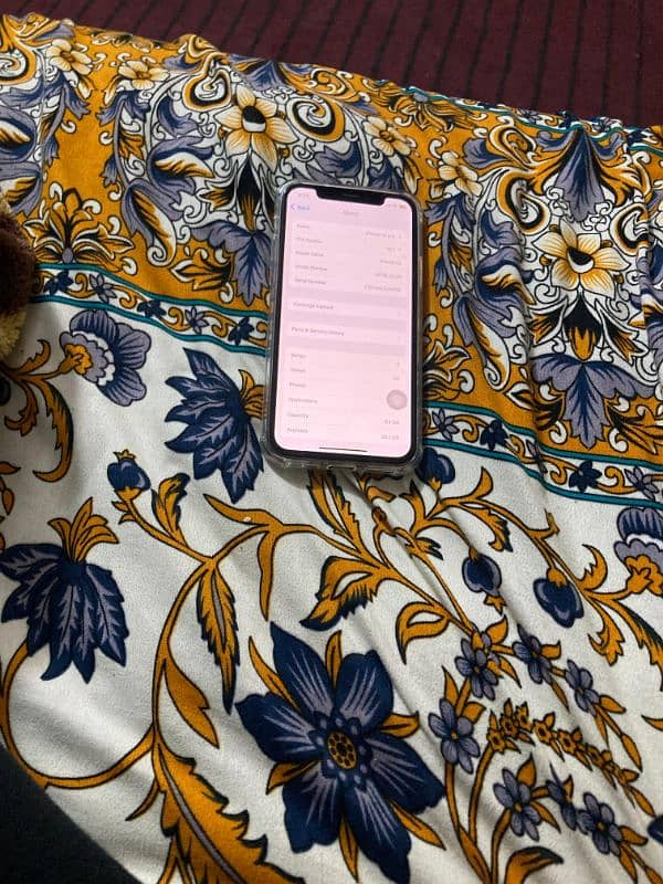 iphone xs 64gb gold color non pta scom sim working 7