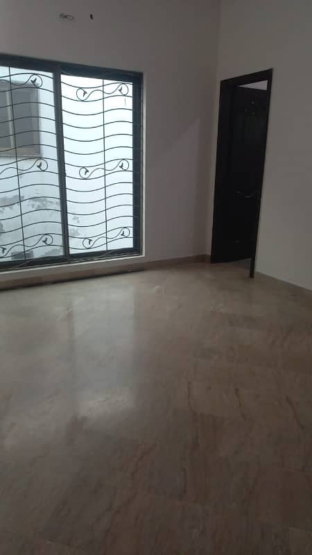 10 marla 4bed house for rent in dha phase 5 3