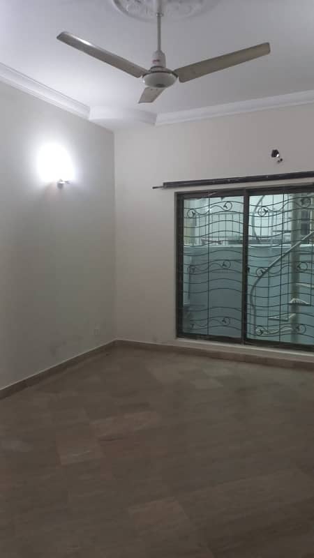 10 marla 4bed house for rent in dha phase 5 16