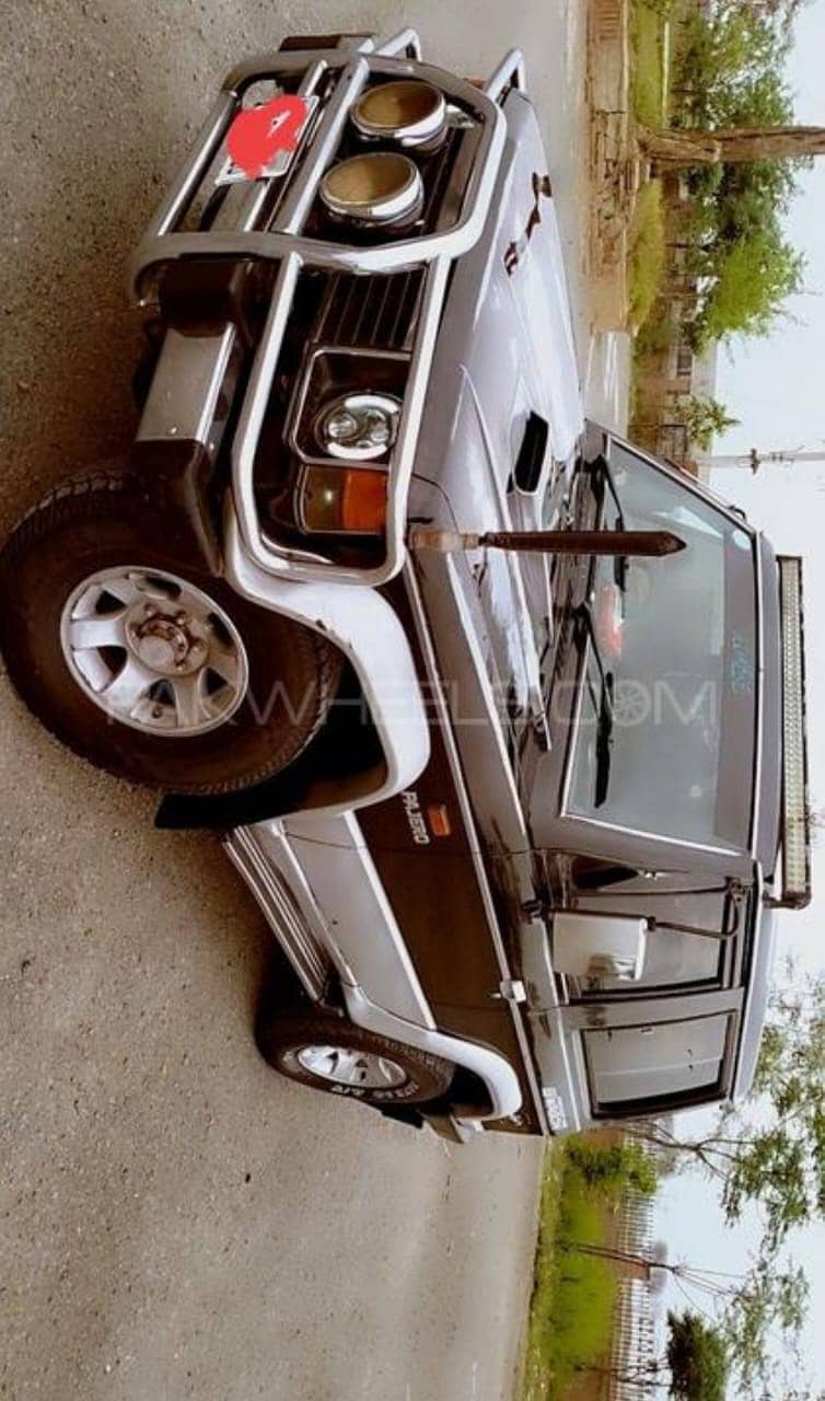 Mitsubishi Pajero 1985 0