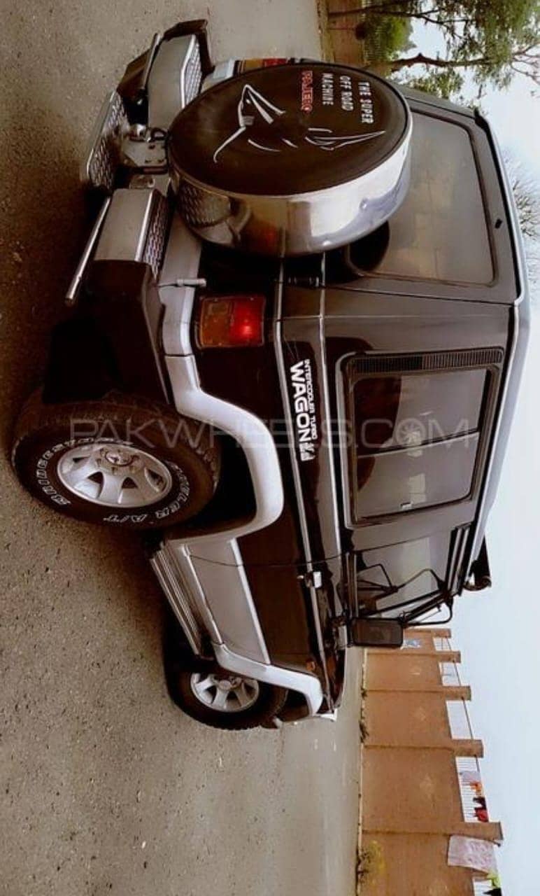 Mitsubishi Pajero 1985 2