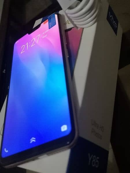 Vivo y85 4/64 with full box 2