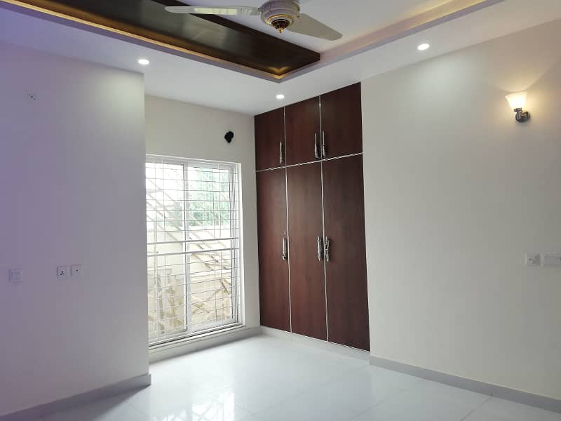 Brand New 10 Marla House For Rent In Gaznavi Block Bahria Town Lahore 6