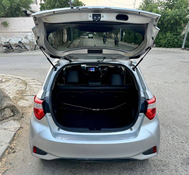 Toyota Vitz 2019 registered 2022 automatic 13