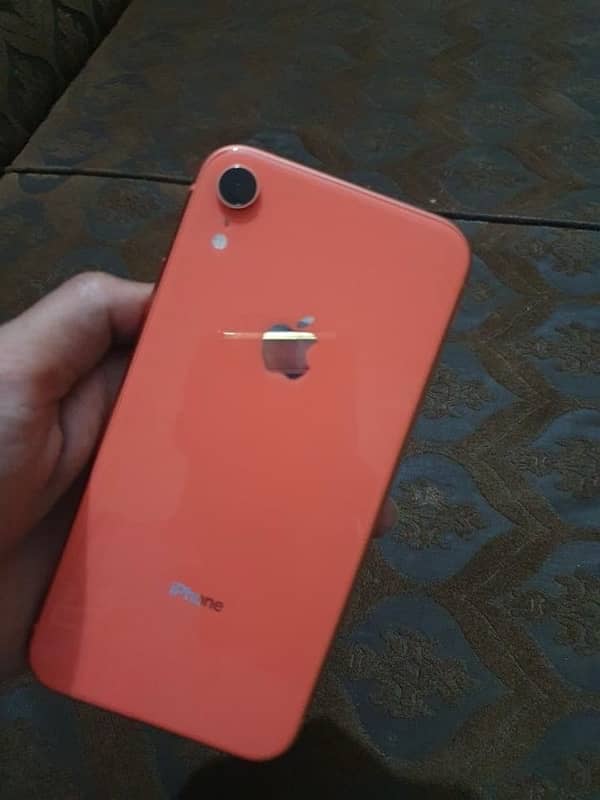 iphone xr jv 128 Gb water pack 10by10 condition 2