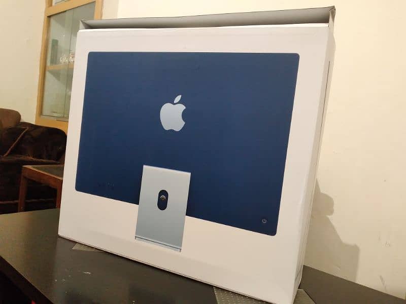 Imac M3 24", 8/256 (8C 10C) Almost Brand New 1