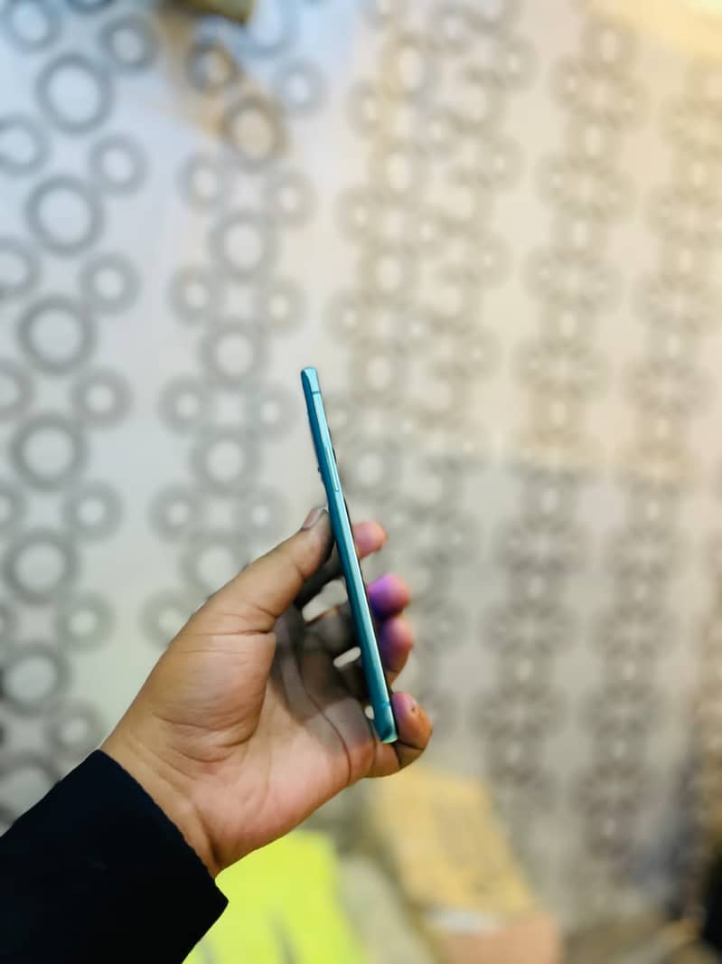 Oneplus 8t 10/10 condition 2