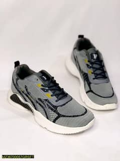 Lace-up Athletic Training Sneaker