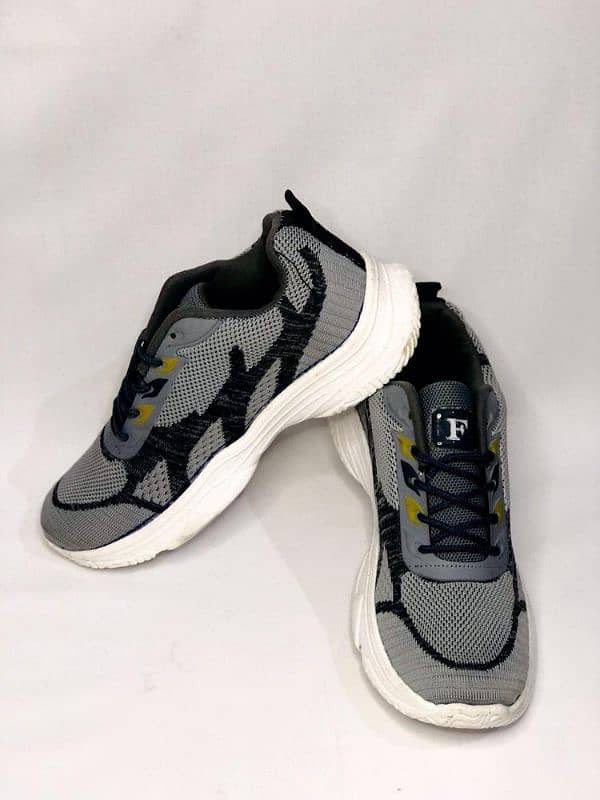 Lace-up Athletic Training Sneaker 1