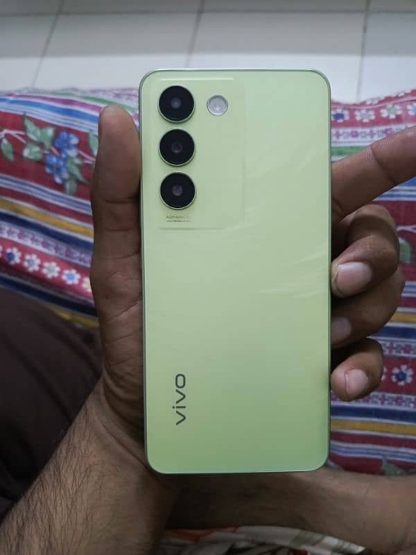 vivo Y100 4