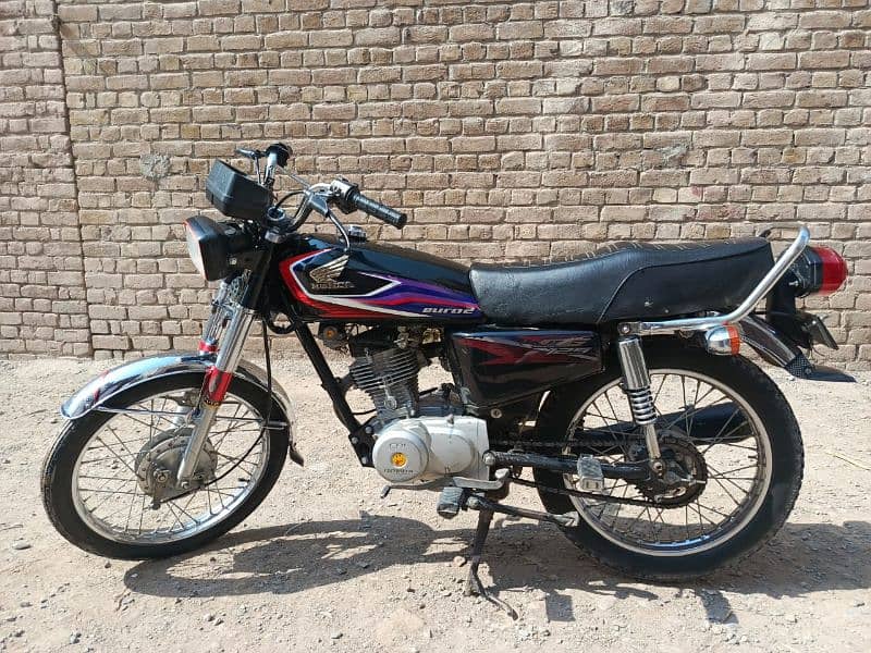 Honda CG 125. Peshawar registered 3