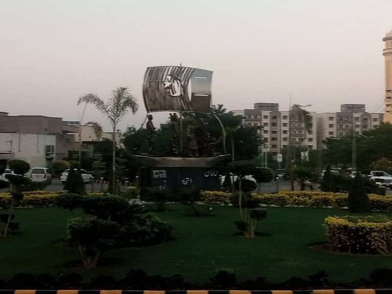 Flat For Sale In Askari 11 -D, Lahore 1