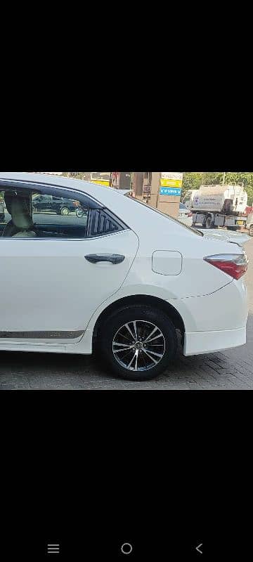 Toyota Altis Grande 2017 1