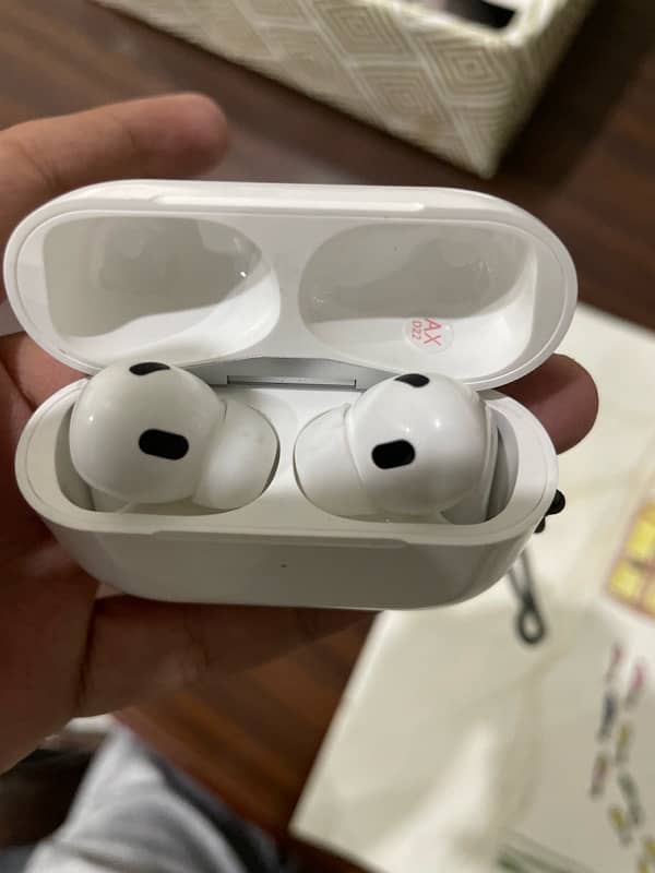 box pack airpods available 3