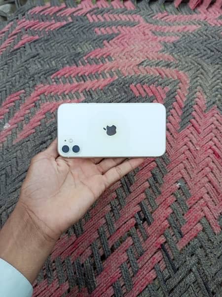 IPhone 11 non pta 128gb white colour 1