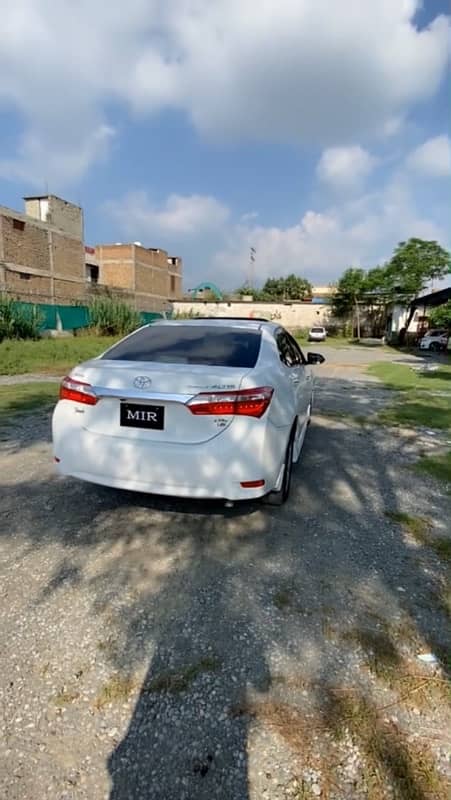 Toyota Altis Grande 2017 1