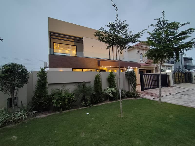 Top Of Line One Kanal Bungalow Situated At Most Prime Location Once Visit For Sale 3