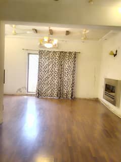 GOOD LOCATION 10 MARLA HOUSE AVAILABLE FOR RENT IN DHA PHASE 4 - BLOCK DD 0