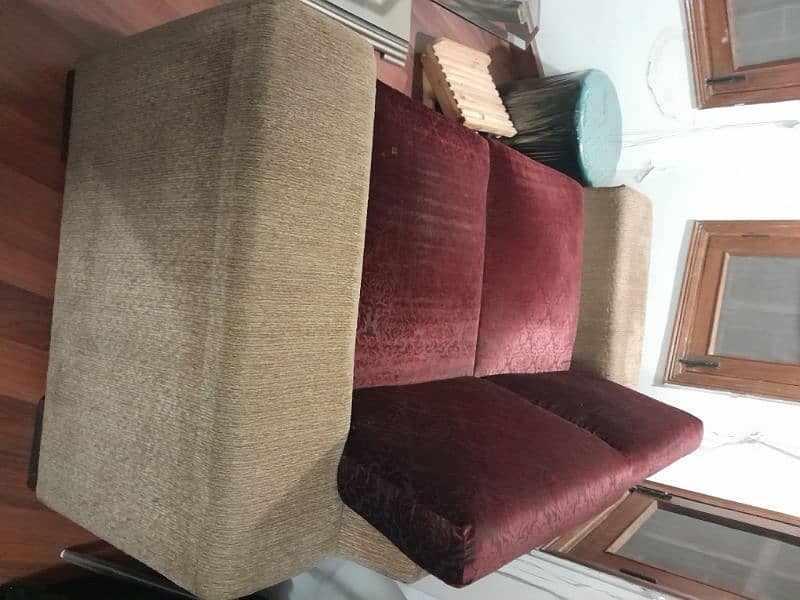 like new sofa 0