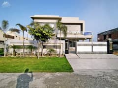 1 Kanal Modern Design Top Notched Prime Location House For Rent 0