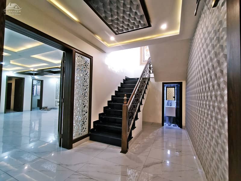 1 Kanal Modern Design Top Notched Prime Location House For Rent 19