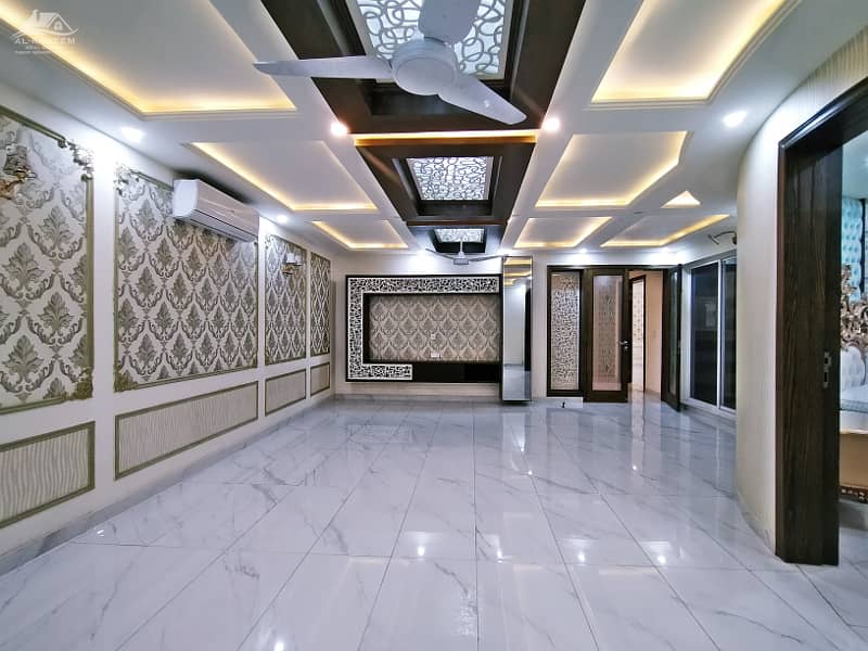 1 Kanal Modern Design Top Notched Prime Location House For Rent 24