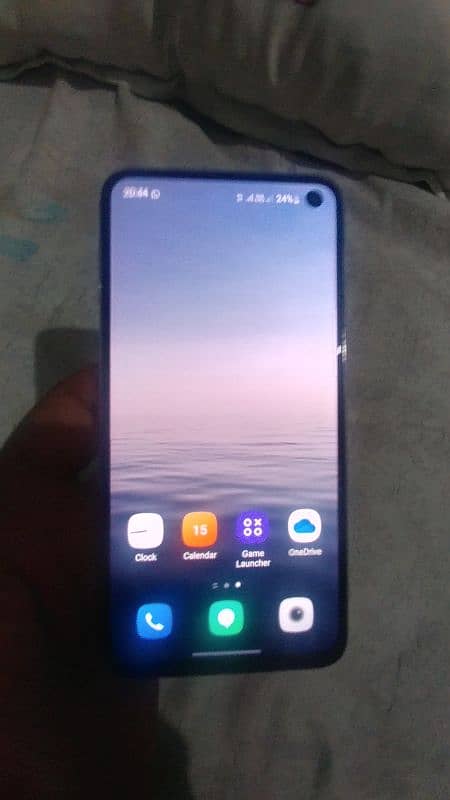 samsung s10 with box and charger dual sim 4