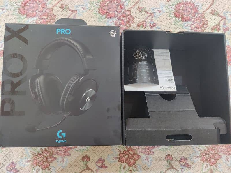 Logitech wired Pro X gaming headset with accessories 6