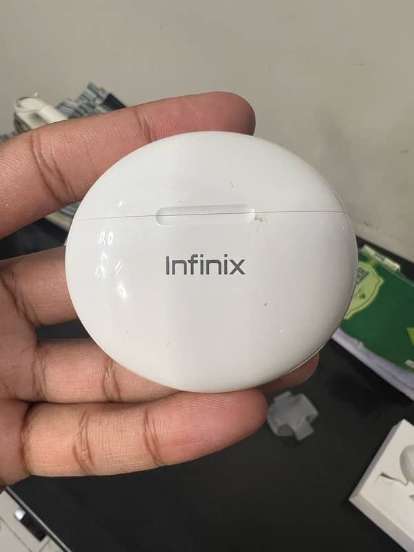 Infinix XE20 Wireless Earbuds 0