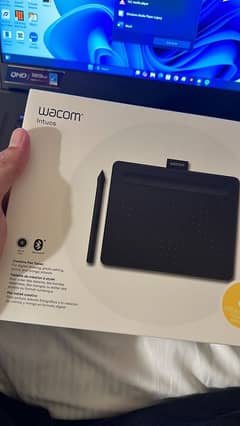 Wacom Intuos Small (box open)