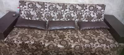 Sofa for sale on Urgent 0